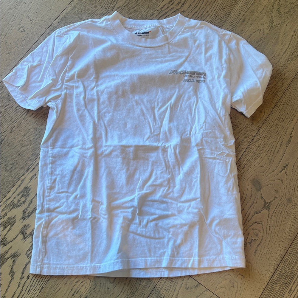 Hollister McLaren White Short Sleeve Tee. XS. Relaxed fit.